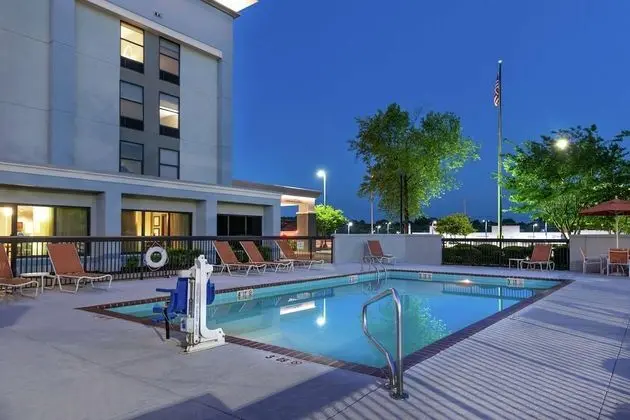 Hampton Inn Florence-Midtown - Havuz