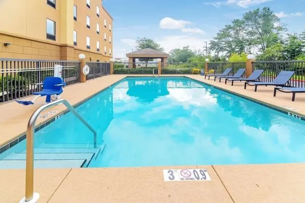 Hampton Inn Foley - Havuz
