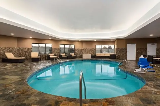 Hampton Inn Ft. Smith - Havuz