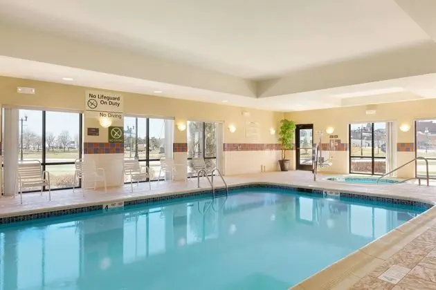 Hampton Inn Geneva - Havuz