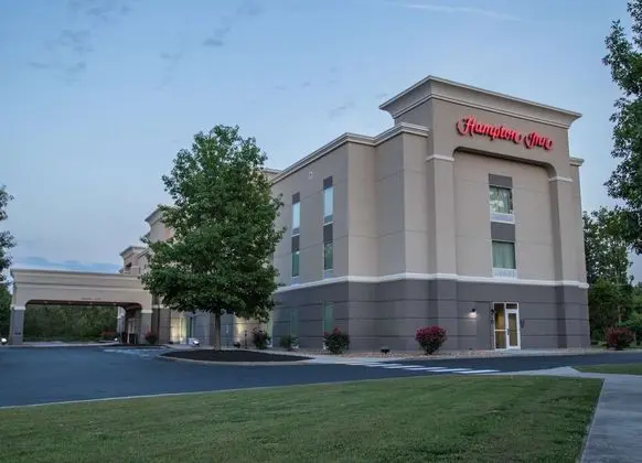 Hampton Inn Gloucester - Dış Mekan