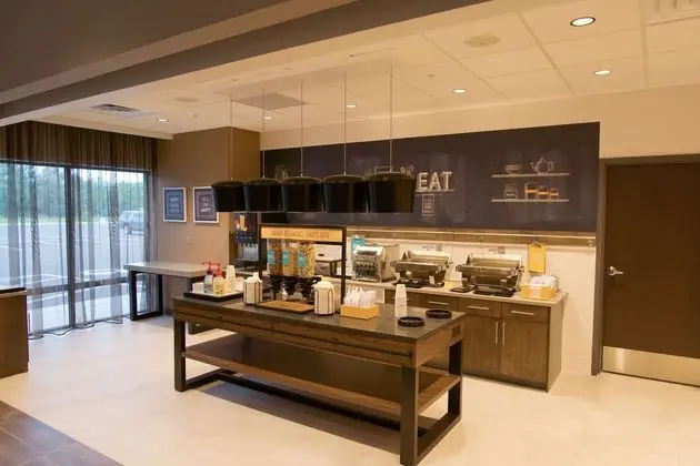 Hampton Inn Goddard - Kahvaltı