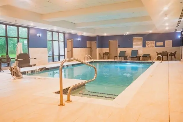 Hampton Inn Gonzales - Havuz