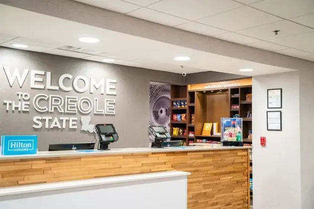 Hampton Inn Gonzales - Lobi