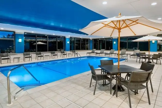 Hampton Inn Hartford/Airport - Havuz