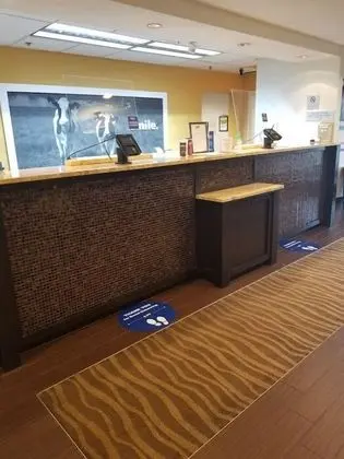 Hampton Inn Henderson - Lobi