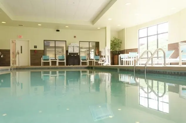 Hampton Inn Hickory - Havuz