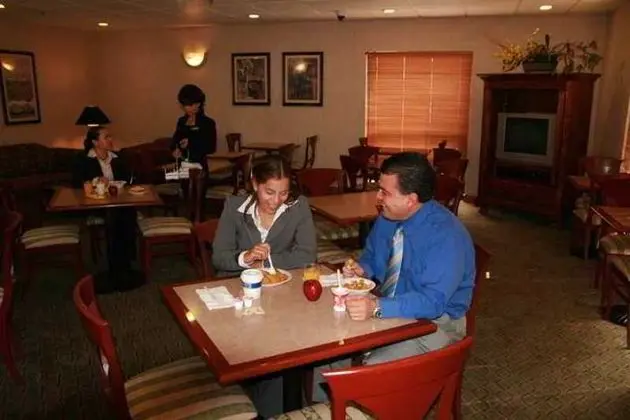 Hampton Inn By Hilton Saltillo - Yeme / İçme