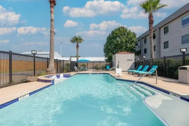 Hampton Inn Houston Deer Park Ship Area - Havuz
