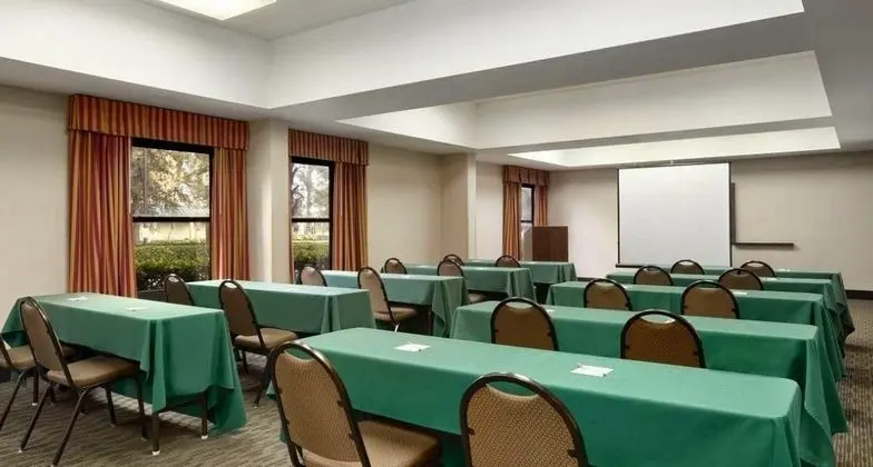 Hampton Inn International Dr Convention Center