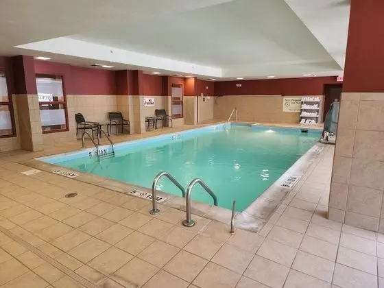 Hampton Inn Lafayette - Havuz