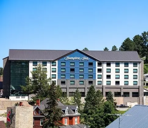 Hampton Inn Lead - Dış Mekan