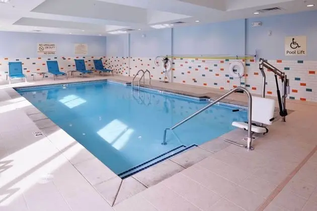 Hampton Inn Leavenworth, KS - Havuz