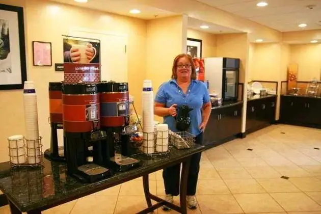 Hampton Inn Lenoir City - Genel