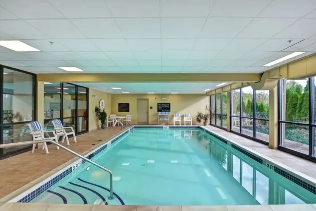 Hampton Inn Lewisburg, PA - Havuz