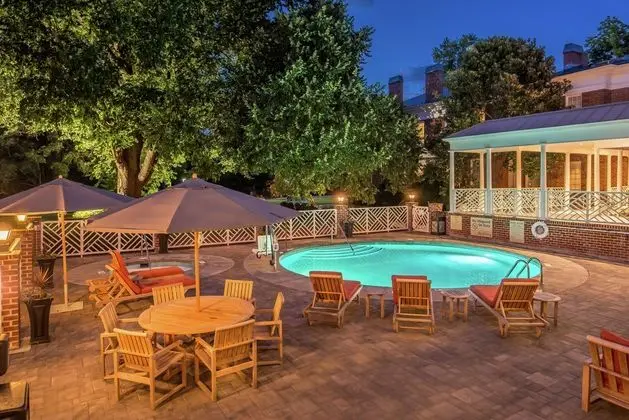 Hampton Inn Lexington Historic District - Havuz