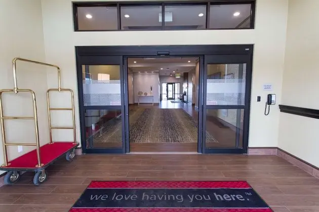 Hampton Inn Lloydminster - Dış Mekan
