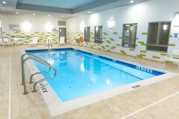 Hampton Inn Lloydminster - Havuz