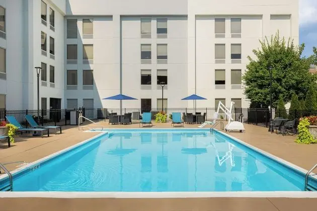 Hampton Inn Louisville-Airport - Havuz