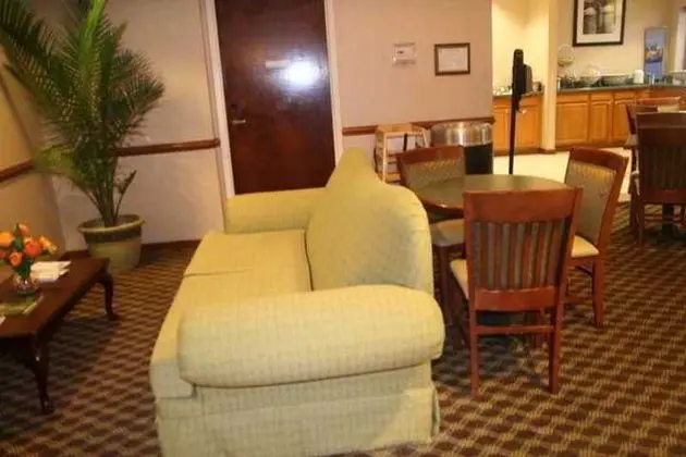 Hampton Inn Madison - Genel