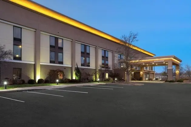 Hampton Inn Marietta - Dış Mekan