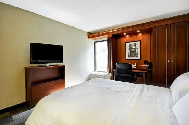 Hampton Inn Memphis-Poplar - Genel