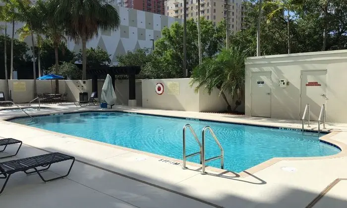 Hampton Inn Miami Dadeland - Havuz