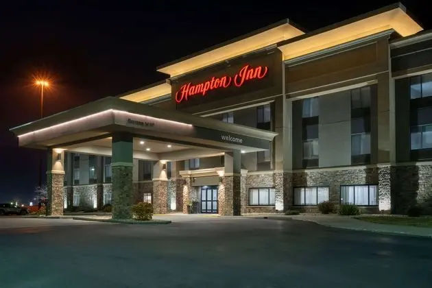 Hampton Inn Mitchell - Dış Mekan