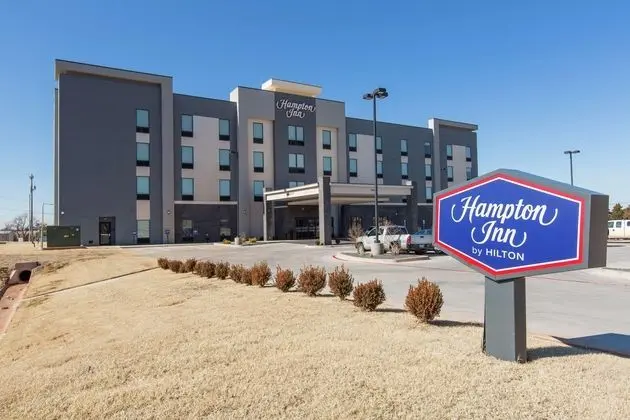 Hampton Inn Mustang - 1