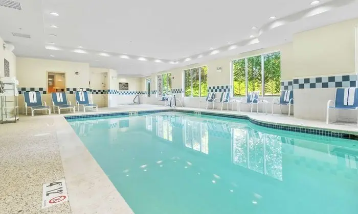 Hampton Inn Nashua - Havuz