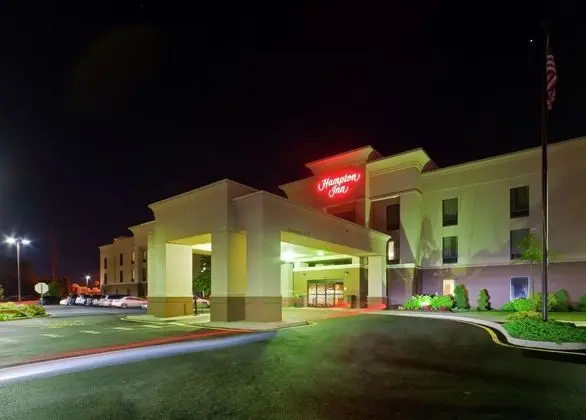 Hampton Inn North Brunswick/New Brunswick - Dış Mekan