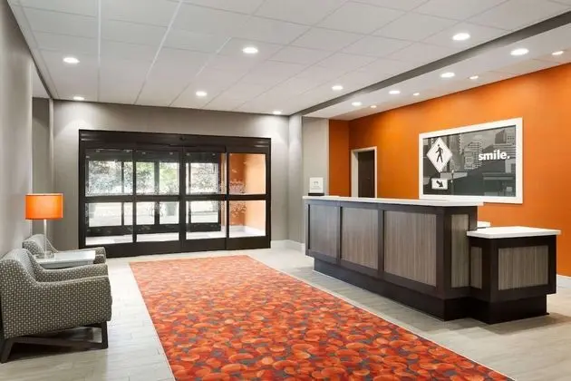 Hampton Inn North Olmsted Cleveland Airport - Lobi