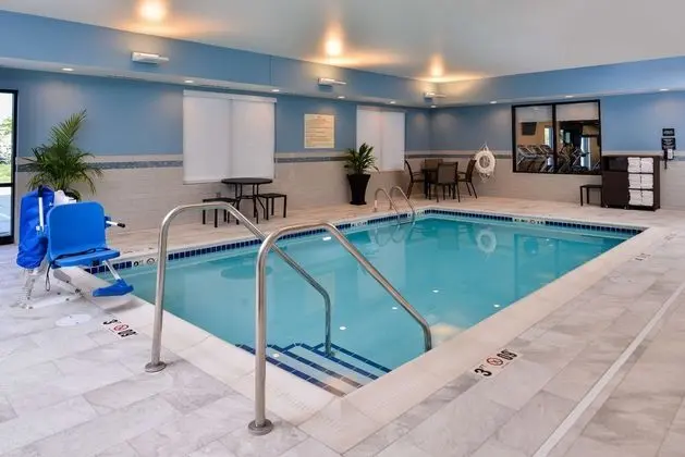 Hampton Inn Omaha Airport, IA - Havuz