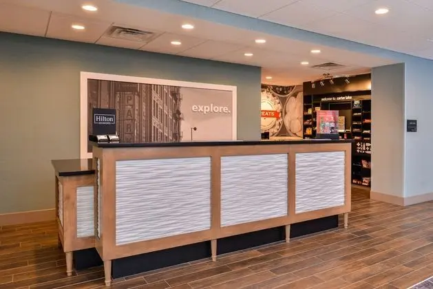 Hampton Inn Omaha Airport, IA - Lobi