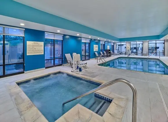 Hampton Inn Omaha/Midtown (Aksarben Area), NE - Havuz