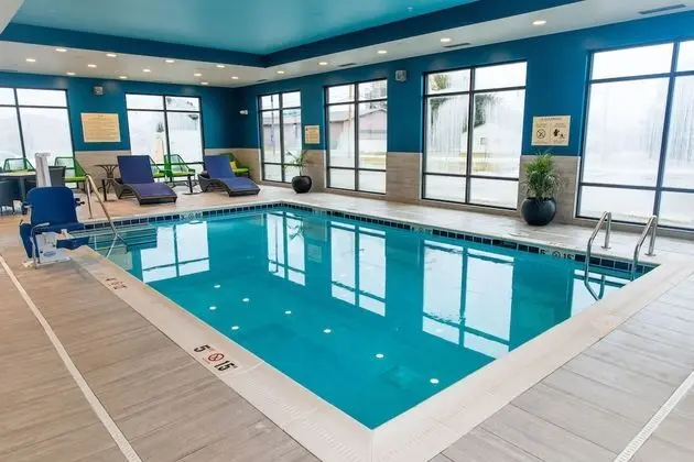 Hampton Inn Paris - Havuz