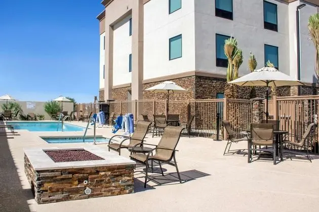 Hampton Inn Parker, AZ - Havuz