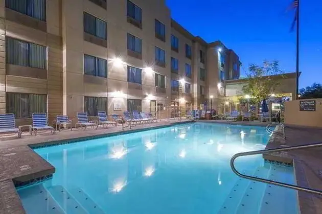 Hampton Inn Phoenix-Airport North - 1