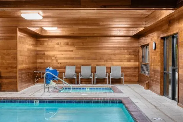 Hampton Inn Portland East - Havuz