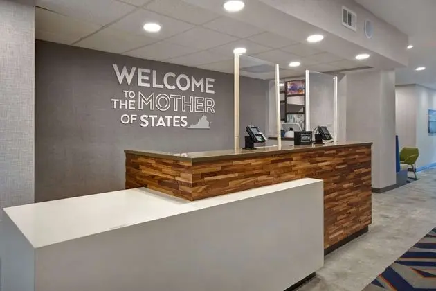 Hampton Inn Potomac Mills/Woodbridge - Lobi