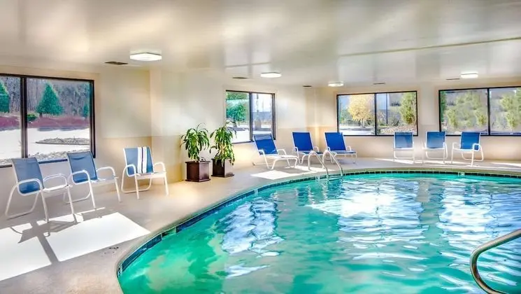 Hampton Inn Princeton - Havuz