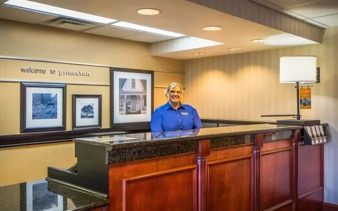 Hampton Inn Princeton - Lobi