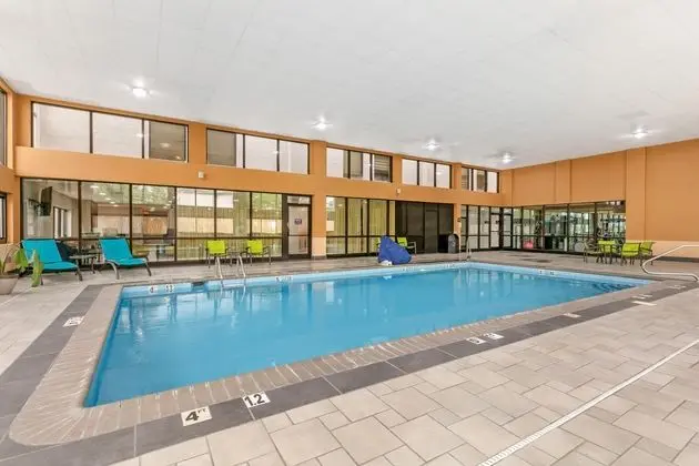 Hampton Inn Richmond - Havuz