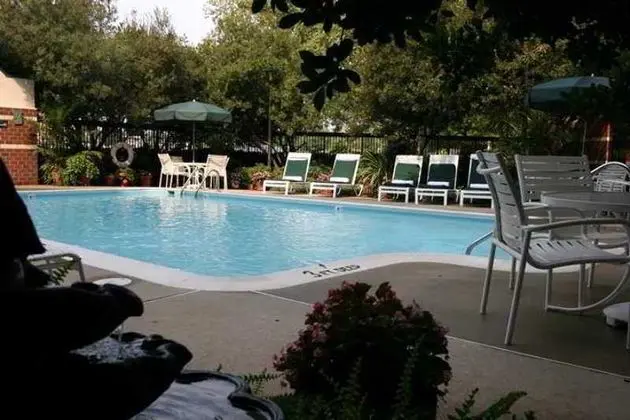 Hampton Inn Richmond-West - Genel