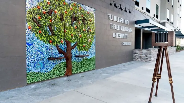 Hampton Inn Riverside Downtown - Dış Mekan