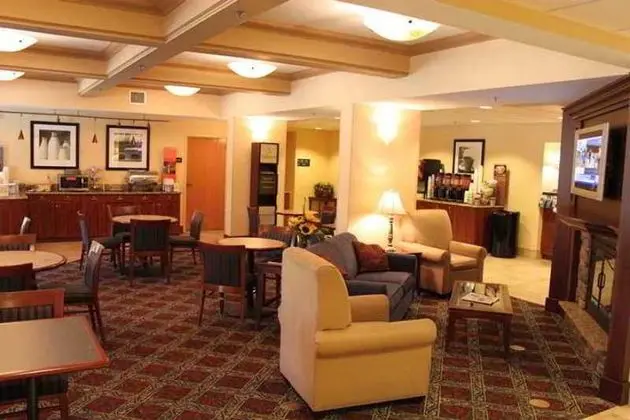 Hampton Inn Rochester-North