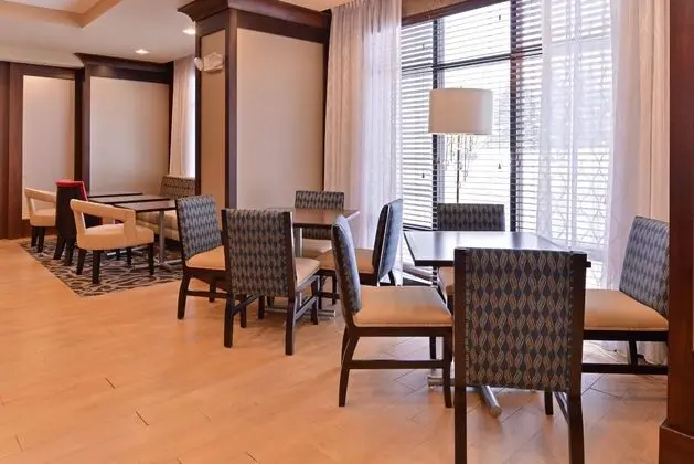 Hampton Inn Rome, NY - Lobi