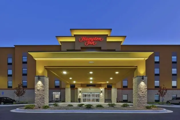 Hampton Inn Sedalia - Dış Mekan