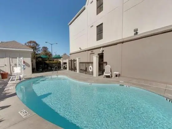 Hampton Inn Southport - Havuz