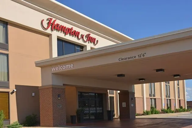 Hampton Inn Springfield-South - Dış Mekan